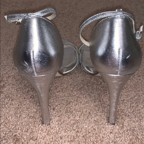 Women’s White House Black Market Heel - Picture 6 of 6